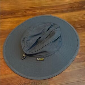 RUNDRY Women's Stylish Navy Hat